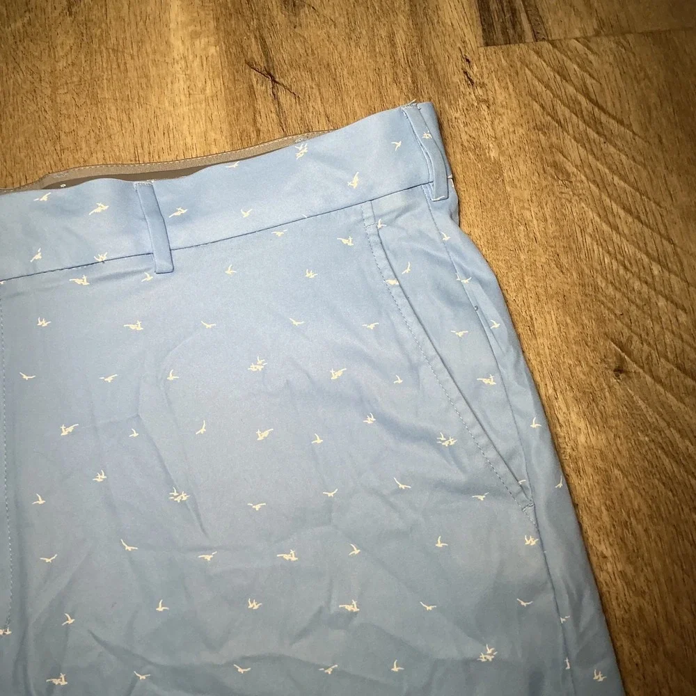 Walter Hagen Golf Shorts Bird Print Flat Front 40 Light Blue